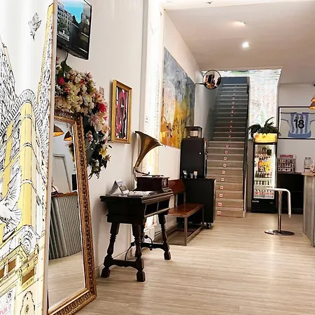 Way Hostel Madrid-2